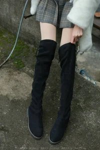 IESS Tuan Tuan Long Boots and Silk Hosiery Fashion Showcase - image 24