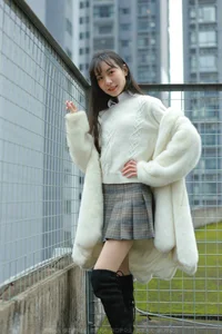 IESS Tuan Tuan Long Boots and Silk Hosiery Fashion Showcase - image 63