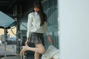 IESS Tuan Tuan Long Boots and Silk Hosiery Fashion Showcase - image 44