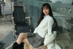IESS Tuan Tuan Long Boots and Silk Hosiery Fashion Showcase - image 31