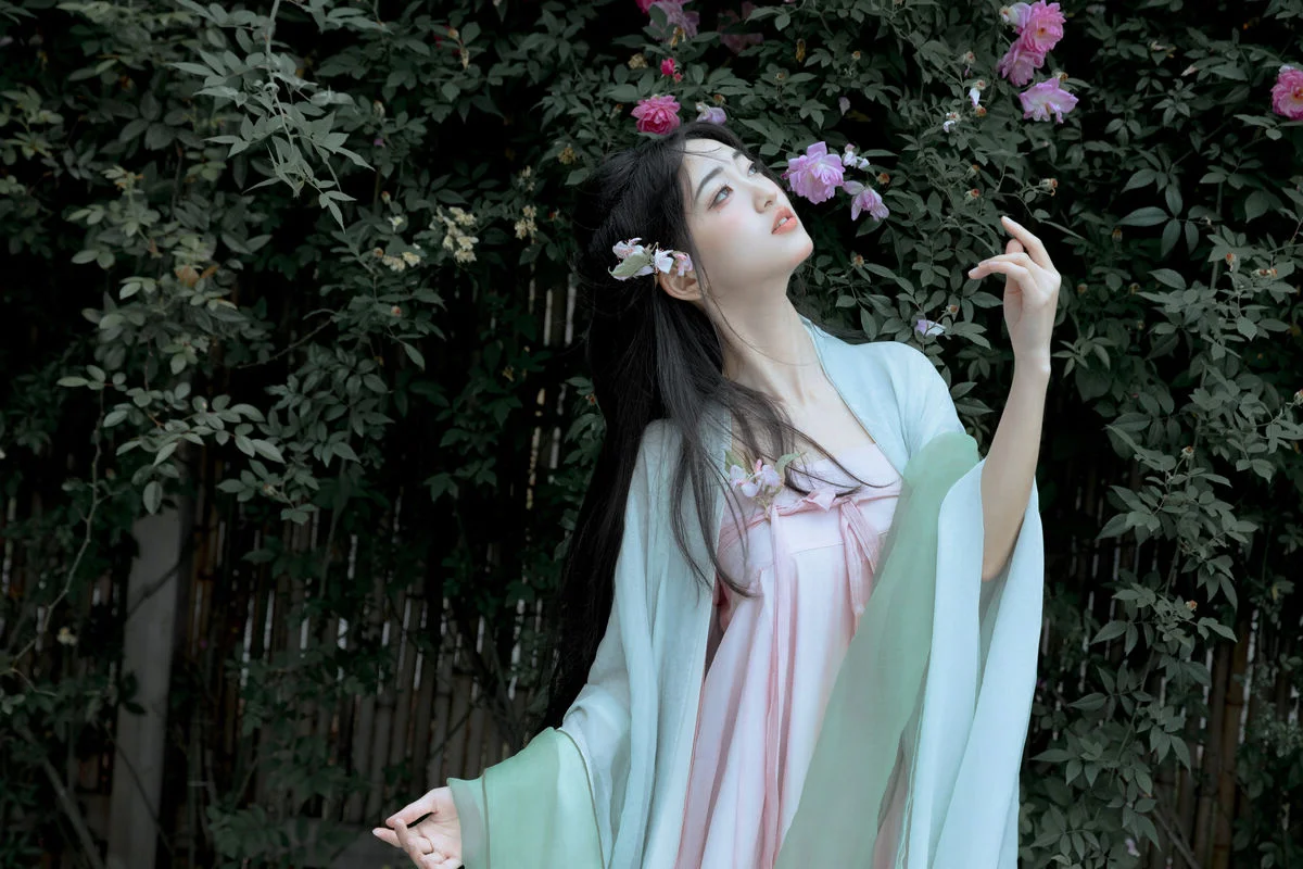 YiTuYu Art Language Vol.6893: Leng Ku Wang Ye’s Bold Aesthetic