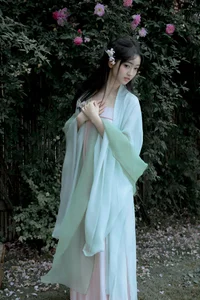 YiTuYu Art Language Vol.6893: Leng Ku Wang Ye’s Bold Aesthetic - image 15