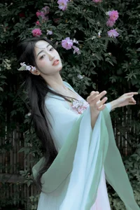 YiTuYu Art Language Vol.6893: Leng Ku Wang Ye’s Bold Aesthetic - image 7