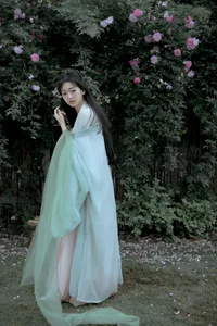 YiTuYu Art Language Vol.6893: Leng Ku Wang Ye’s Bold Aesthetic - image 1