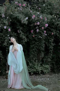 YiTuYu Art Language Vol.6893: Leng Ku Wang Ye’s Bold Aesthetic - image 11