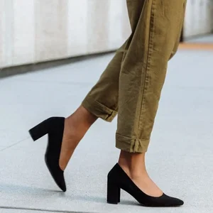 8 Elegant and Comfortable Shoe Styles for the Modern Professional Woman - image 6