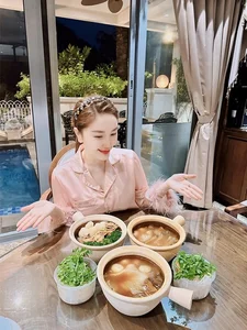 Inside the Luxurious Life and Happy Marriage of Pop Star Bao Thy - image 5