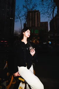 YiTuYu Art Language Vol.4845 Featuring Pei Tong Xue: A Stunning Portrait Photography Collection - image 5