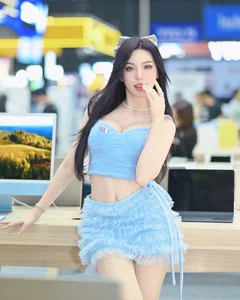 Stunning Thai Car Models Redefining Glamour at International Auto Shows - image 4