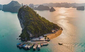 Ha Long Bay 2024: The Complete Guide to Vietnam's UNESCO World Heritage Site - image 3
