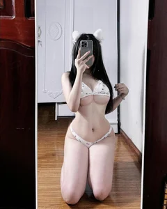 Bikini Style Inspiration: Exploring the Latest Beachwear Trends with Influencer My Duyen - image 3