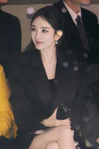 Yang Mi Shines at Paris Fashion Week: A Showcase of Elegance and Style - image 4