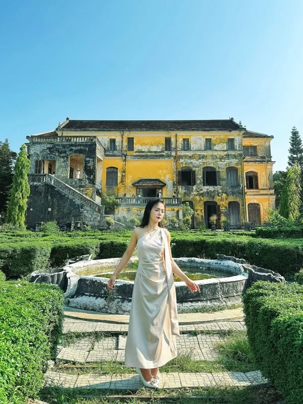 Exploring An Dinh Palace: The European Architectural Gem in the Heart of Hue, Vietnam