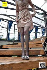 Elegant Urban Portraiture: Sixiangjia 133 Featuring Zi Zi in Sophisticated Hallway Photography - image 32