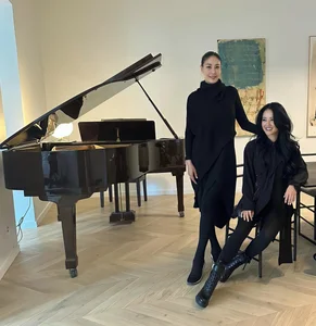 Diva Hong Nhung’s Parisian Life: Embracing Love and Bold Fashion in France - image 4