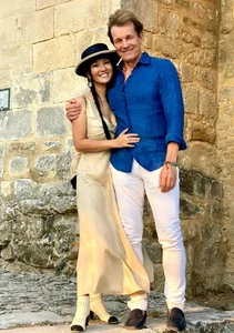 Diva Hong Nhung’s Parisian Life: Embracing Love and Bold Fashion in France - image 5