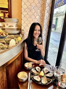 Diva Hong Nhung’s Parisian Life: Embracing Love and Bold Fashion in France - image 11