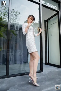 Urban Street Style: Qiu Qiu's Doorstep Hosiery Collection - image 18