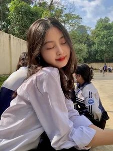 From Viral Football Fan to Pageant Star: The Stunning Rise of a 19-Year-Old Vietnamese Beauty Queen - image 6