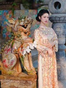 Han Hang radiates timeless grace in traditional Ao Dai after her journey into motherhood - image 8