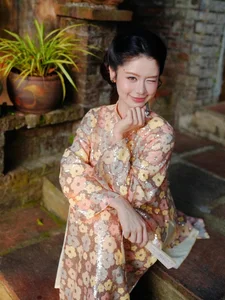 Han Hang radiates timeless grace in traditional Ao Dai after her journey into motherhood - image 5