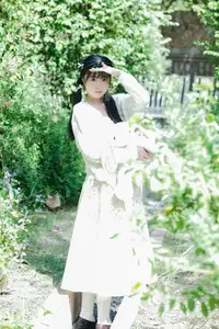 Yi Zhi Nuan Nuan's Poetic World: Dreamy Muse in a Green Garden YiTuYu Vol.8651 - image 1