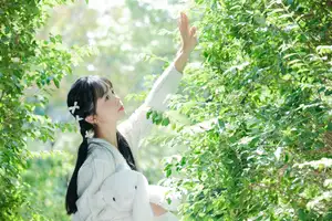 Yi Zhi Nuan Nuan's Poetic World: Dreamy Muse in a Green Garden YiTuYu Vol.8651 - image 8
