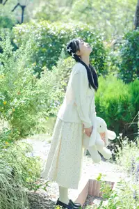 Yi Zhi Nuan Nuan's Poetic World: Dreamy Muse in a Green Garden YiTuYu Vol.8651 - image 9
