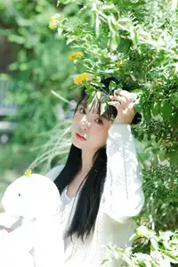 Yi Zhi Nuan Nuan's Poetic World: Dreamy Muse in a Green Garden YiTuYu Vol.8651 - image 23