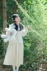 Yi Zhi Nuan Nuan's Poetic World: Dreamy Muse in a Green Garden YiTuYu Vol.8651 - image 12