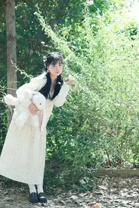 Yi Zhi Nuan Nuan's Poetic World: Dreamy Muse in a Green Garden YiTuYu Vol.8651 - image 5