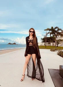 Luxury Beach Fashion Secrets from Vietnam's Most Influential Socialites - image 12