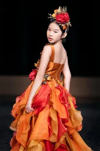 Xuan Lan’s Daughter Shines on the International Fashion Runway in Japan - image 11
