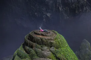 Explore Son Doong Cave: The World's Largest Cave and Its Otherworldly Beauty in Vietnam - image 1