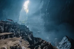 Explore Son Doong Cave: The World's Largest Cave and Its Otherworldly Beauty in Vietnam - image 0