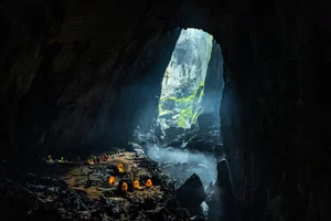 Explore Son Doong Cave: The World's Largest Cave and Its Otherworldly Beauty in Vietnam - image 3