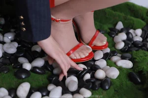 Enchanted Nature: Wan Ping Portrays the Wizard of Oz Aesthetic in IESS Series - image 71