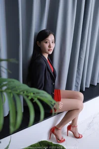 Enchanted Nature: Wan Ping Portrays the Wizard of Oz Aesthetic in IESS Series - image 60