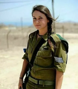The Strength and Grace of Israeli Female Soldiers: A Captivating Visual Gallery - image 5