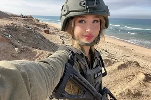 The Strength and Grace of Israeli Female Soldiers: A Captivating Visual Gallery - image 4