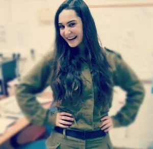 The Strength and Grace of Israeli Female Soldiers: A Captivating Visual Gallery - image 0