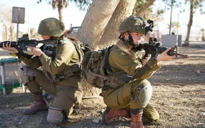 The Strength and Grace of Israeli Female Soldiers: A Captivating Visual Gallery - image 8