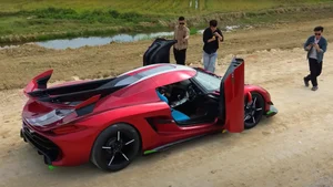 Incredible Homemade Koenigsegg Jesko Replica Powered by Toyota Engine Created by Vietnamese Artisans - image 7