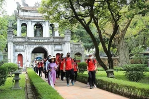 Hanoi Tourism Strategic Growth: Aiming for 27 Million Visitors in 2024 - image 2
