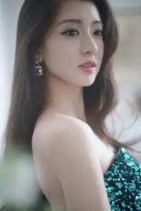 Dva Shines in Sparkling Emerald Dress: Captivating Fashion Portrait - YiTuYu Vol.8640 - image 28