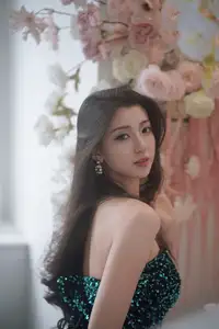 Dva Shines in Sparkling Emerald Dress: Captivating Fashion Portrait - YiTuYu Vol.8640 - image 18