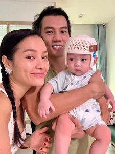 Supermodel Xuan Lan Celebrates Birthday with Heartwarming Family Portraits - image 3