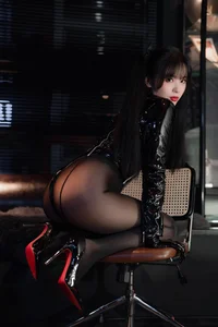 Elegant Communication Officer Cosplay by Xuan Xiao Xue Jie: Stunning Black Silk Aesthetic and Futuristic Professional Style Portrait Collection - image 1