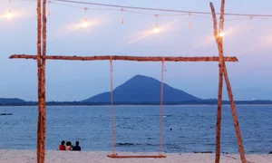 Golden Hour Magic: Capturing the Stunning Sunset over Hon Chua Island in Phu Yen, Vietnam - image 4
