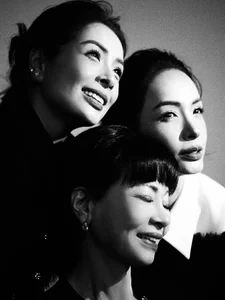 Ageless Elegance: Thuy Hang and Thuy Hanh Celebrate Fashion with Their U70 Mother in a Stunning New Photoshoot - image 8
